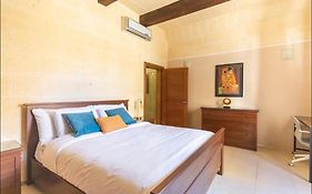 Inzolia - Peaceful Villa With Pool